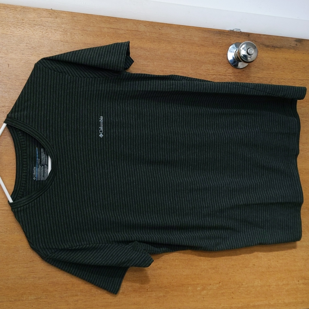 Men's Columbia size medium Green striped T - Picture 5 of 5